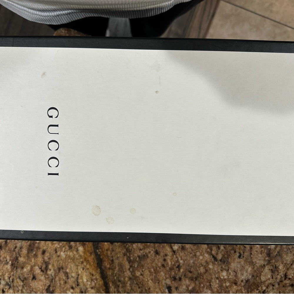 Gucci Men's White Sneakers with Logo Band - Picture 3 of 3